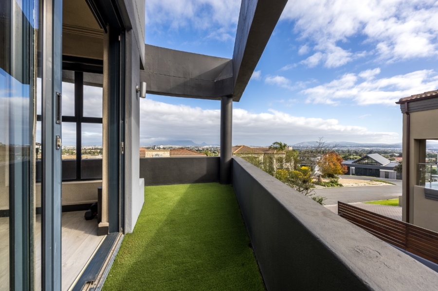 5 Bedroom Property for Sale in Deo Gracia Western Cape